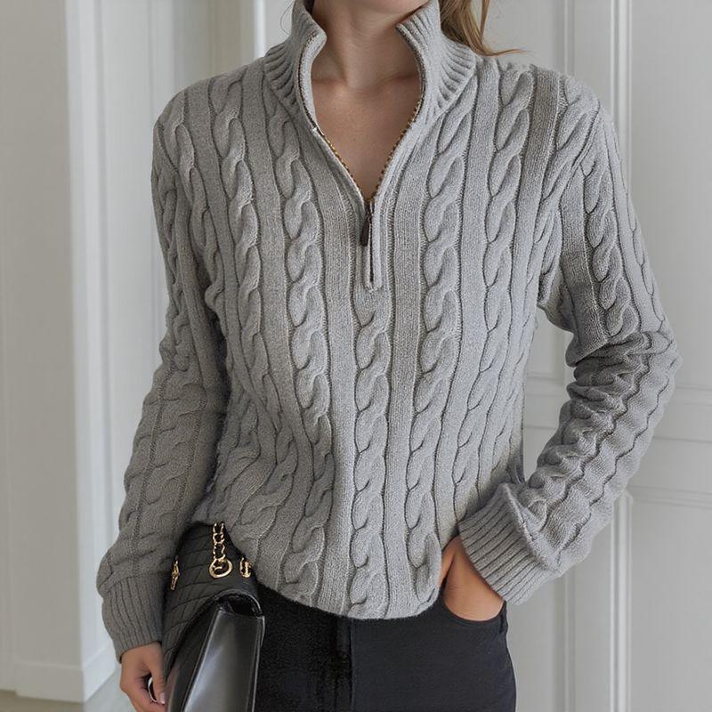 Blusa Mathilde™ em Tricô Trançado com Gola Alta / A Peça-Coringa para Looks de Inverno com Presença!