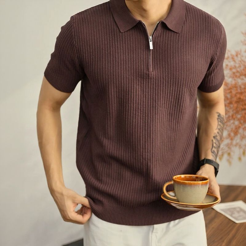 Polo Montclair™ com Zíper Minimalista e Efeito Texturizado / A Elegância Silenciosa do Estilo Old Money!