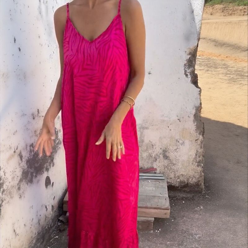 Vestido Zaya™ em Viscose Fria com Alças Delicadas Ajustáveis / Leveza absoluta com caimento confortável e elegante!