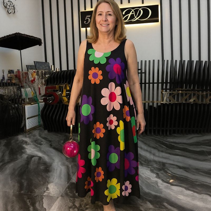 Vestido Flora™ com Estampa Floral Vibrante / Para Mulheres que Exalam Energia e Charme!