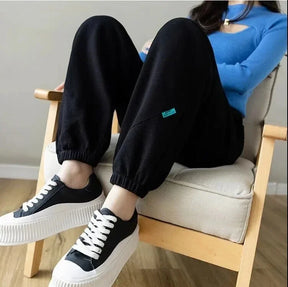 Calça Mabel™ em Moletom Macio com Detalhe Texturizado / Um Toque Aconchegante que Abraça Seu Ritmo!