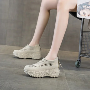 Tênis Plataforma PureWave™ em Camurça Respirável com Solado Tratorado / Um Visual Moderno para Te Levar Mais Longe!