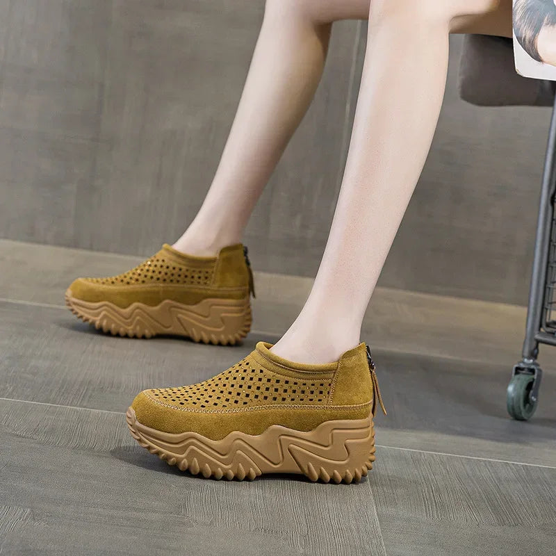 Tênis Plataforma PureWave™ em Camurça Respirável com Solado Tratorado / Um Visual Moderno para Te Levar Mais Longe!