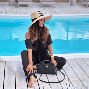 Macacão Marina Belle™ Ombro a Ombro com Babados e Pantalona Fluida / Impacto Visual com Conforto Absoluto!