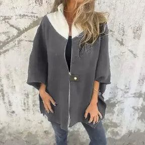 Casaco Georgia Flair™ com Gola Contrastante e Modelagem Ampla / A Sofisticação Urbana em sua Versão Mais Autêntica!