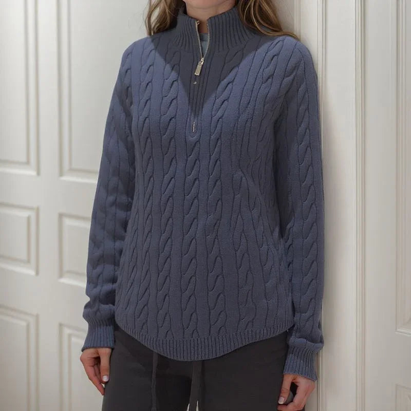 Blusa Mathilde™ em Tricô Trançado com Gola Alta  / A Peça-Coringa para Looks de Inverno com Presença!