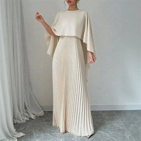 Vestido L'Opéra™ com Sobreposição Fluida e Plissado Delicado / Postura, Estilo e Refinamento em Uma Só Peça!