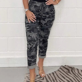 Calça Olivia Jungle™ em Moletom Confortável e Modelagem Jogger / Estilo Descomplicado com Toque Selvagem e Feminino