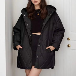Casaco Mirella™ Estilo Parka com  Matelassê Aconchegante / Aconchego Feminino com Estilo Contemporâneo para Enfrentar o Inverno com Classe!