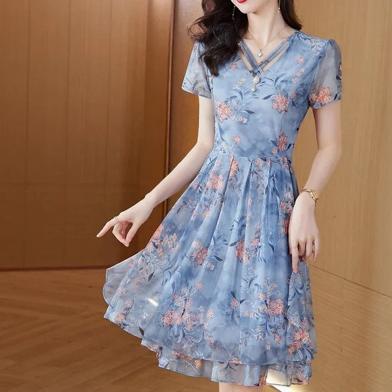 Vestido Bellevoile™ em Popelina Floral com Movimento Leve / A Delicadeza Rara que Brilha em Qualquer Estação!