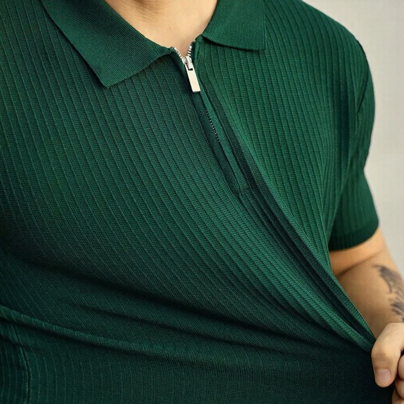 Polo Montclair™ com Zíper Minimalista e Efeito Texturizado / A Elegância Silenciosa do Estilo Old Money!