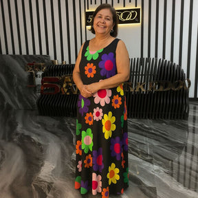Vestido Flora™ com Estampa Floral Vibrante / Para Mulheres que Exalam Energia e Charme!