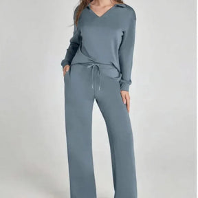 Conjunto Doralice™ com Blusa Gola V e Calça Reta de Malha Premium / Conforto Atemporal com Estilo que Abraça a Mulher Moderna!