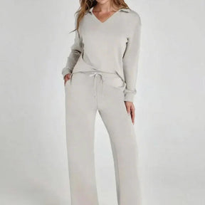 Conjunto Doralice™ com Blusa Gola V e Calça Reta de Malha Premium / Conforto Atemporal com Estilo que Abraça a Mulher Moderna!