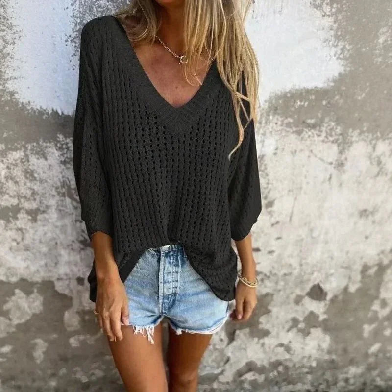 Blusa Luma™ em Crochê Artesanal com Gola V / Para Mulheres que Irradiam Charme sem Esforço!