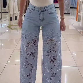 Calça Jeans Bethania™ em Denim Moderno com Renda Artesanal Floral / Estilo e Conforto Casual Chic para Looks Memoráveis!