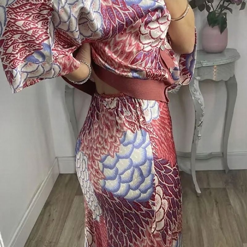 Conjunto Sakura™ em Cetim Premium com Blusa Kimono e Saia Longa Estampada /  Feminilidade Sofisticada que Brilha em Qualquer Ocasião!