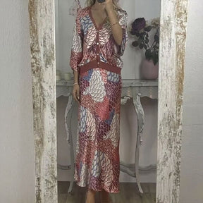 Conjunto Sakura™ em Cetim Premium com Blusa Kimono e Saia Longa Estampada /  Feminilidade Sofisticada que Brilha em Qualquer Ocasião!