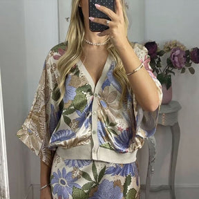 Conjunto Sakura™ em Cetim Premium com Blusa Kimono e Saia Longa Estampada /  Feminilidade Sofisticada que Brilha em Qualquer Ocasião!