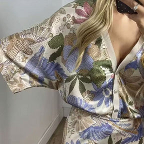 Conjunto Sakura™ em Cetim Premium com Blusa Kimono e Saia Longa Estampada /  Feminilidade Sofisticada que Brilha em Qualquer Ocasião!