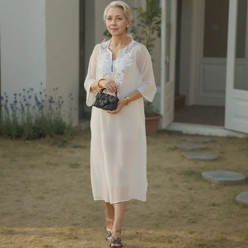 Vestido Vitta™ em Linho de Algodão com Bordado Artesanal / Simplicidade Refinada para Seus Momentos